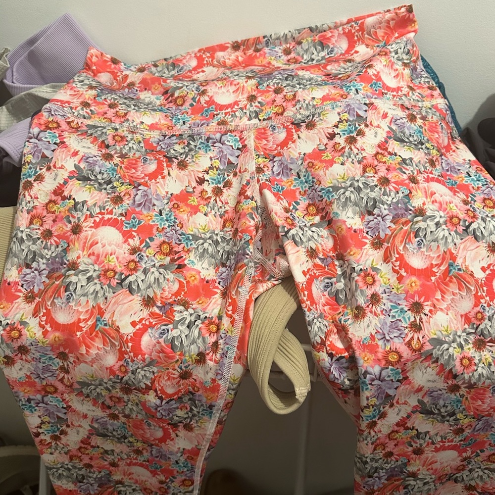 Size 10 Lululemon floral leggings